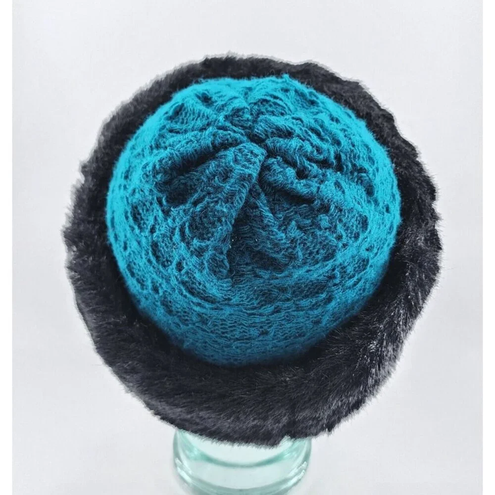 Vtg‎ Everitt Set of 2 Knit Scarf/Hat with Faux Fur Trim Blue/Black 100% Acrylic